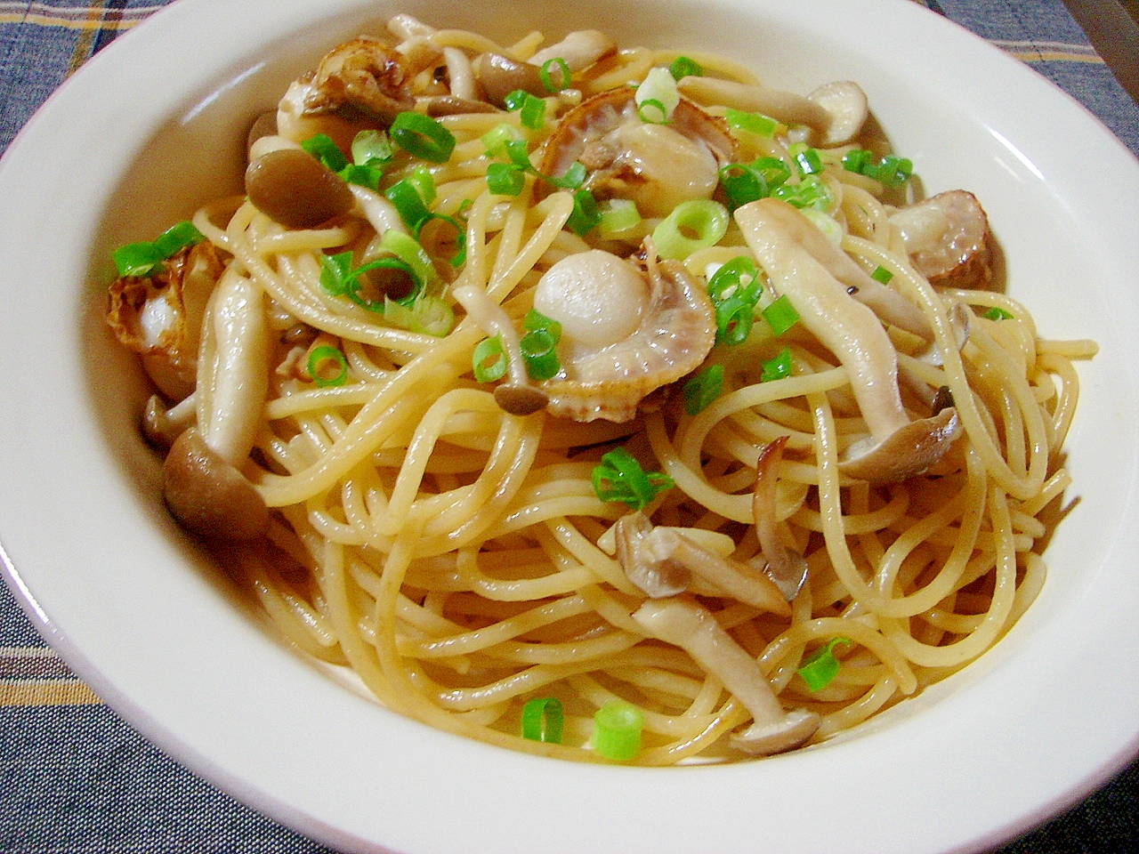 ベビーホタテとしめじのバター醤油パスタ レシピ 作り方 By 四月のヒーロー 楽天レシピ