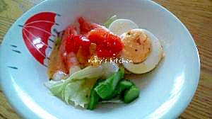 エビとゆで卵のサラダパプリカマリネドレッシングで レシピ 作り方 By Ruby Nao 楽天レシピ