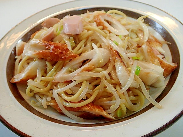 魚肉ソーセージと竹輪ともやしの焼きちゃんぽん