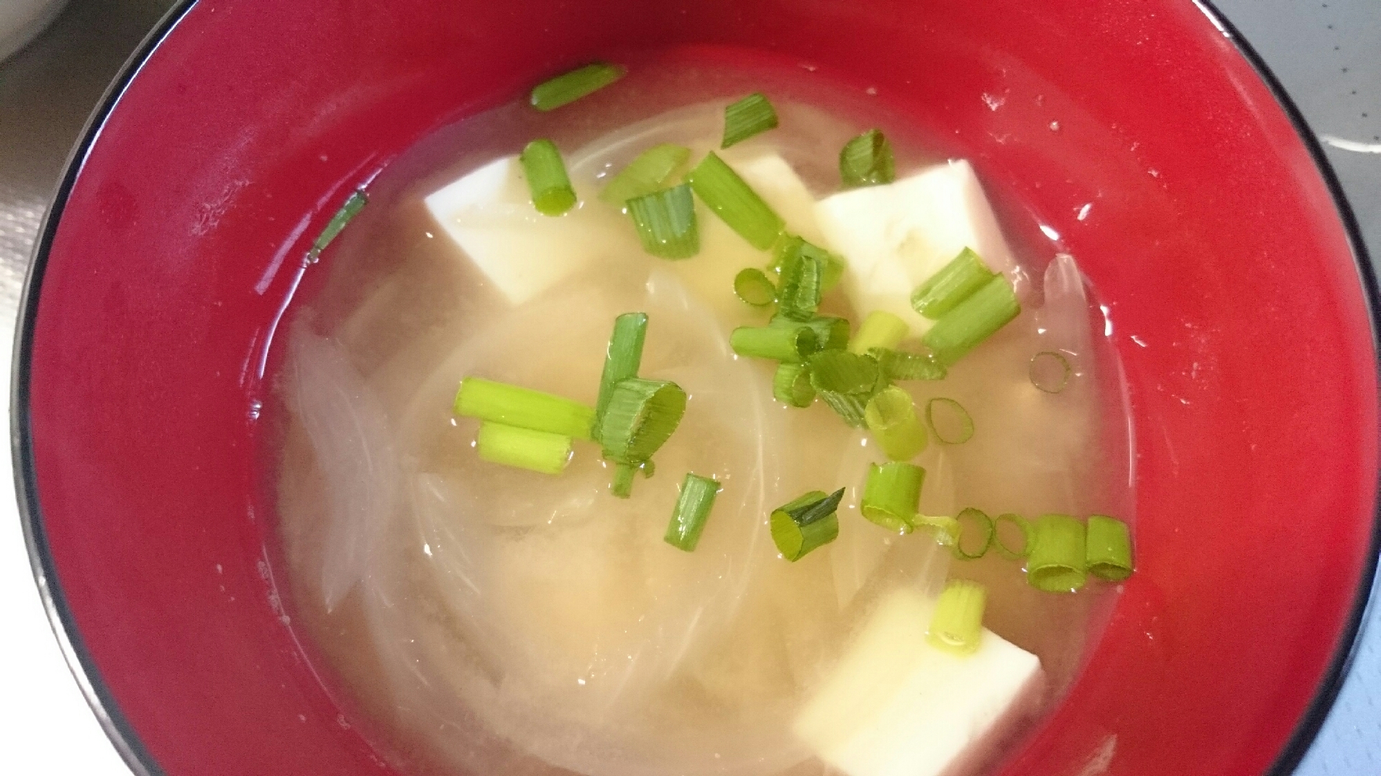 玉ねぎと豆腐の味噌汁