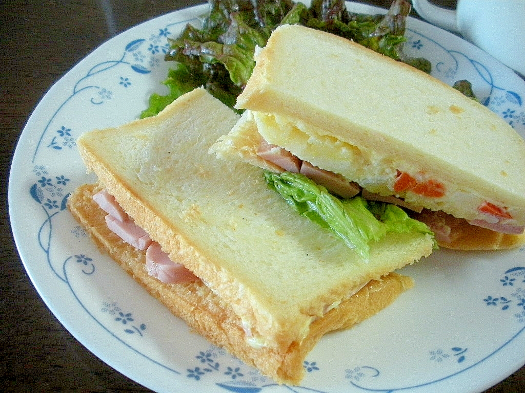 ☆ポテトサラダと魚肉ソーセージのサンドイッチ☆