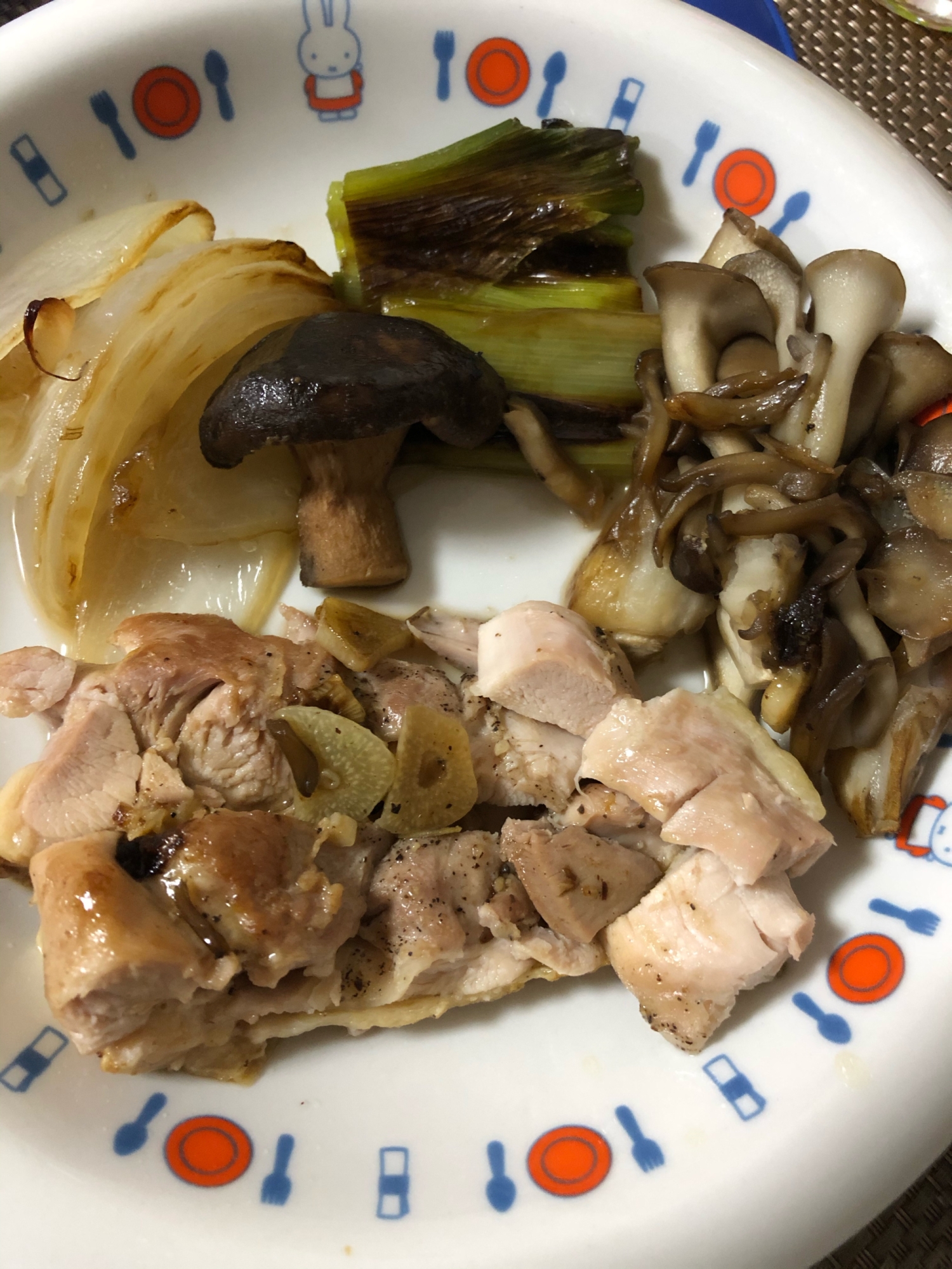 ジューシー鶏モモ肉の焼き野菜添え