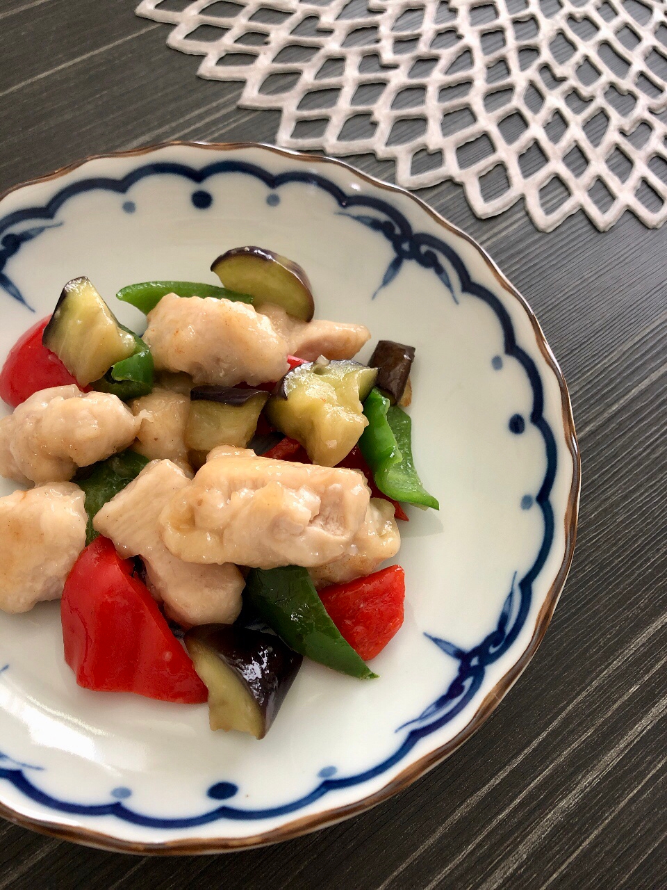 味塩こしょうだけ☆鶏むね肉と茄子とピーマン炒め