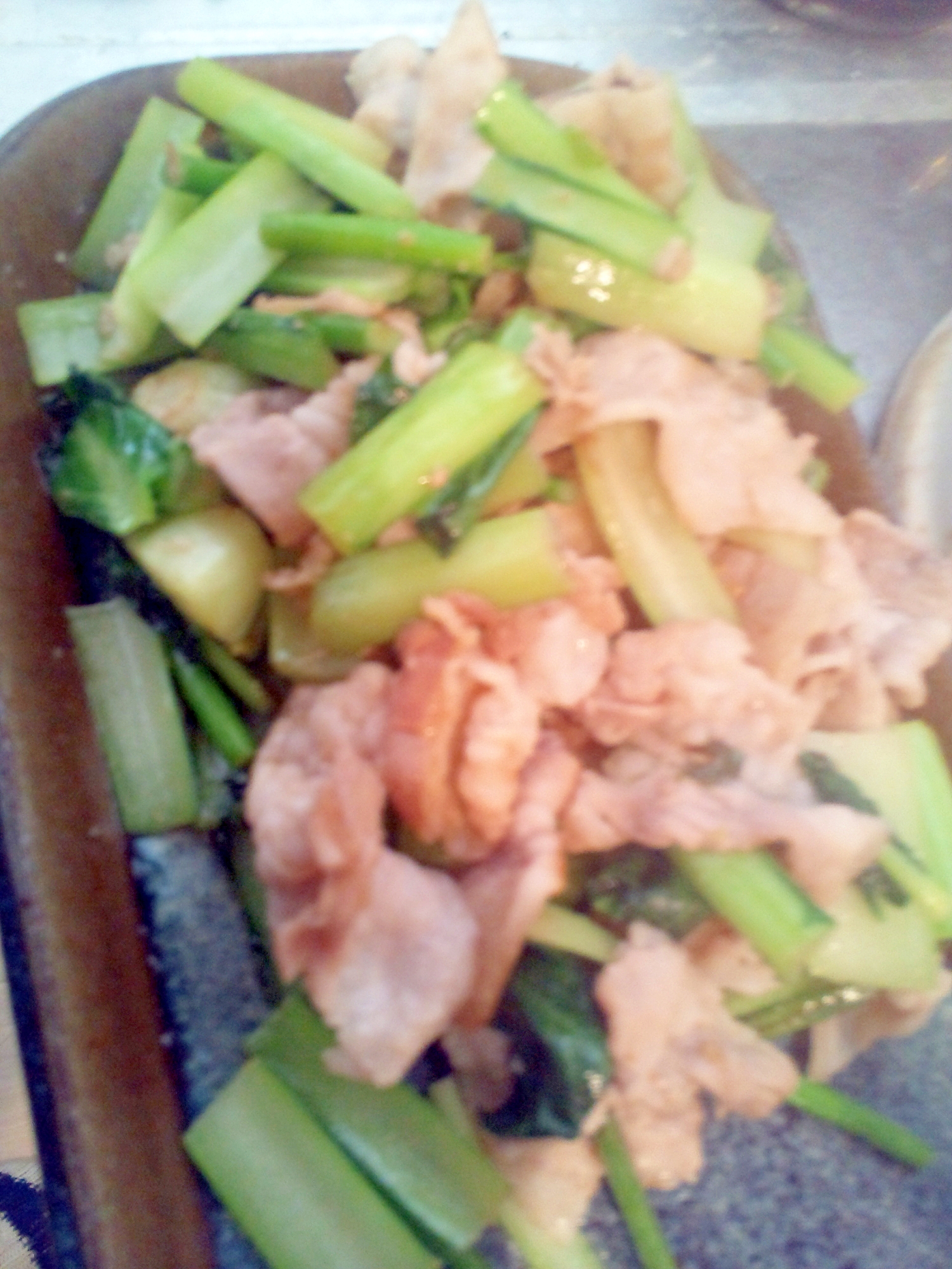 豚バラと小松菜の醤油にんにく炒め