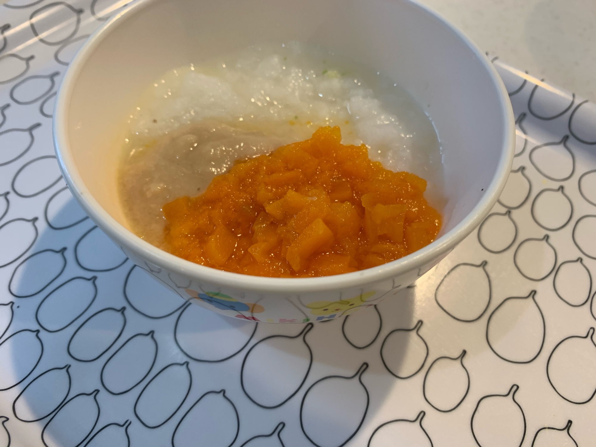 離乳食中期☆納豆がゆ　にんじんのせ