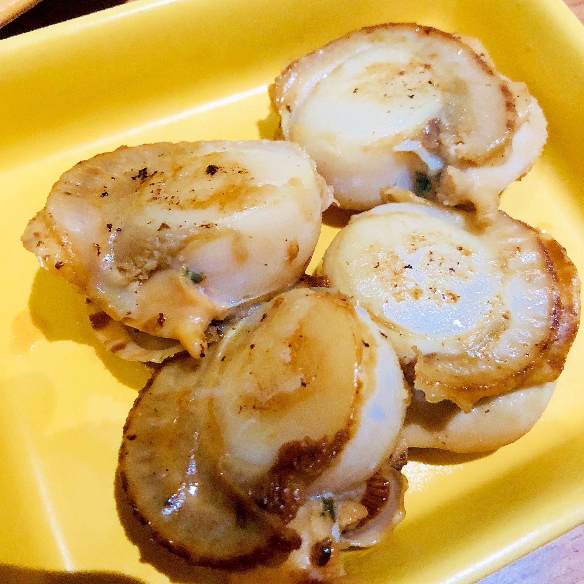 ホタテの黒コショウとバター醤油ソテー