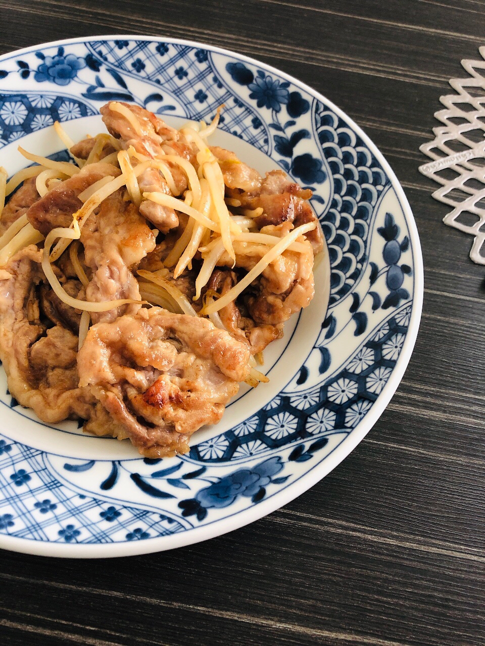 スパイシータレの豚肉もやし炒め