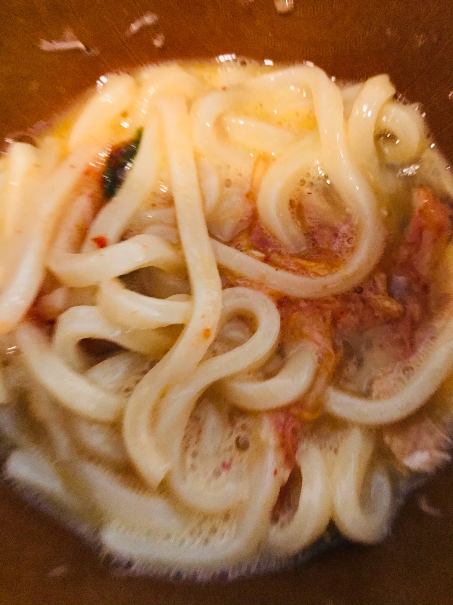 冷凍うどんでキムチ　ツナ　卵うどん