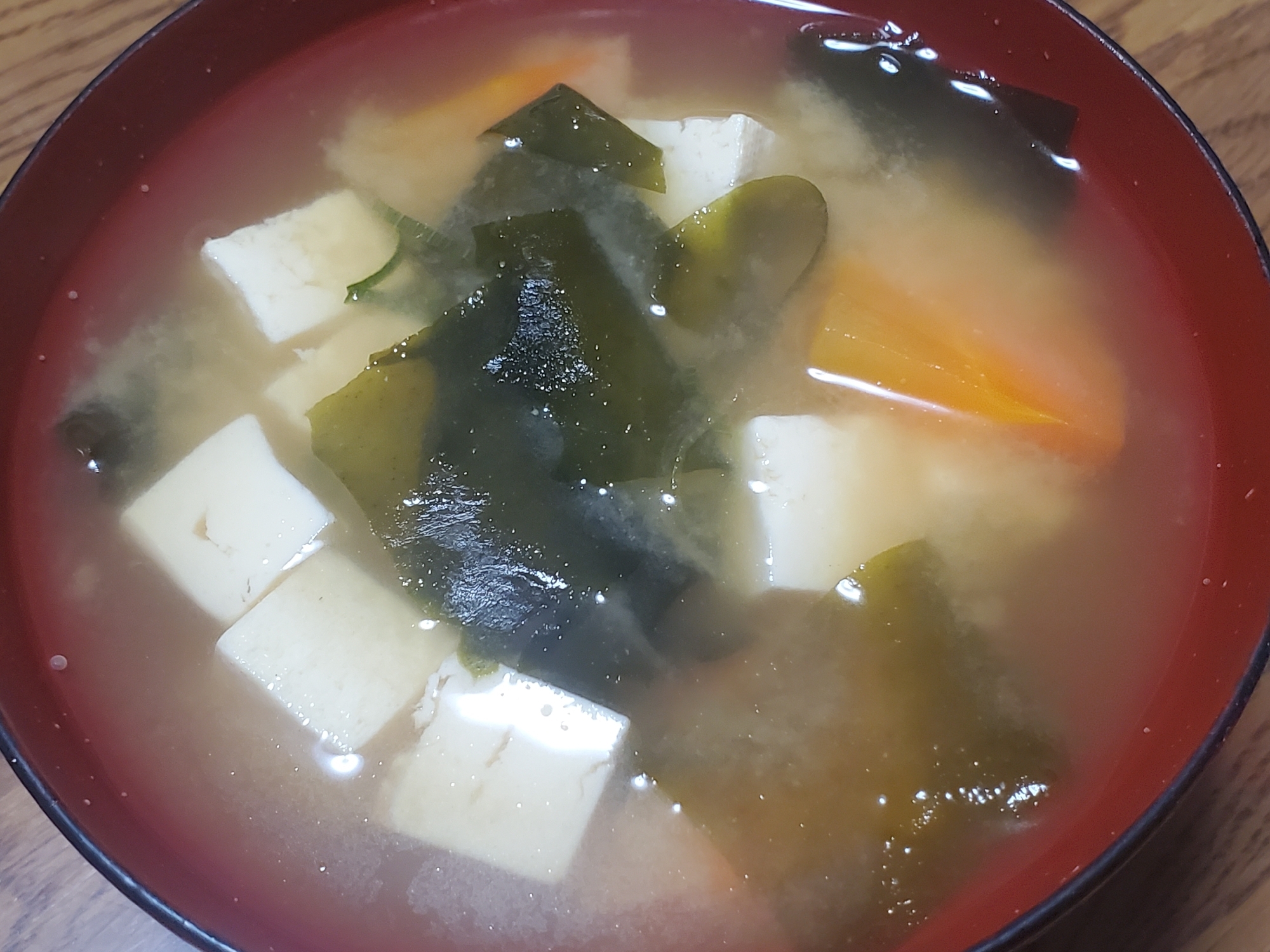 ねぎたっぷり！豆腐とにんじんの味噌汁