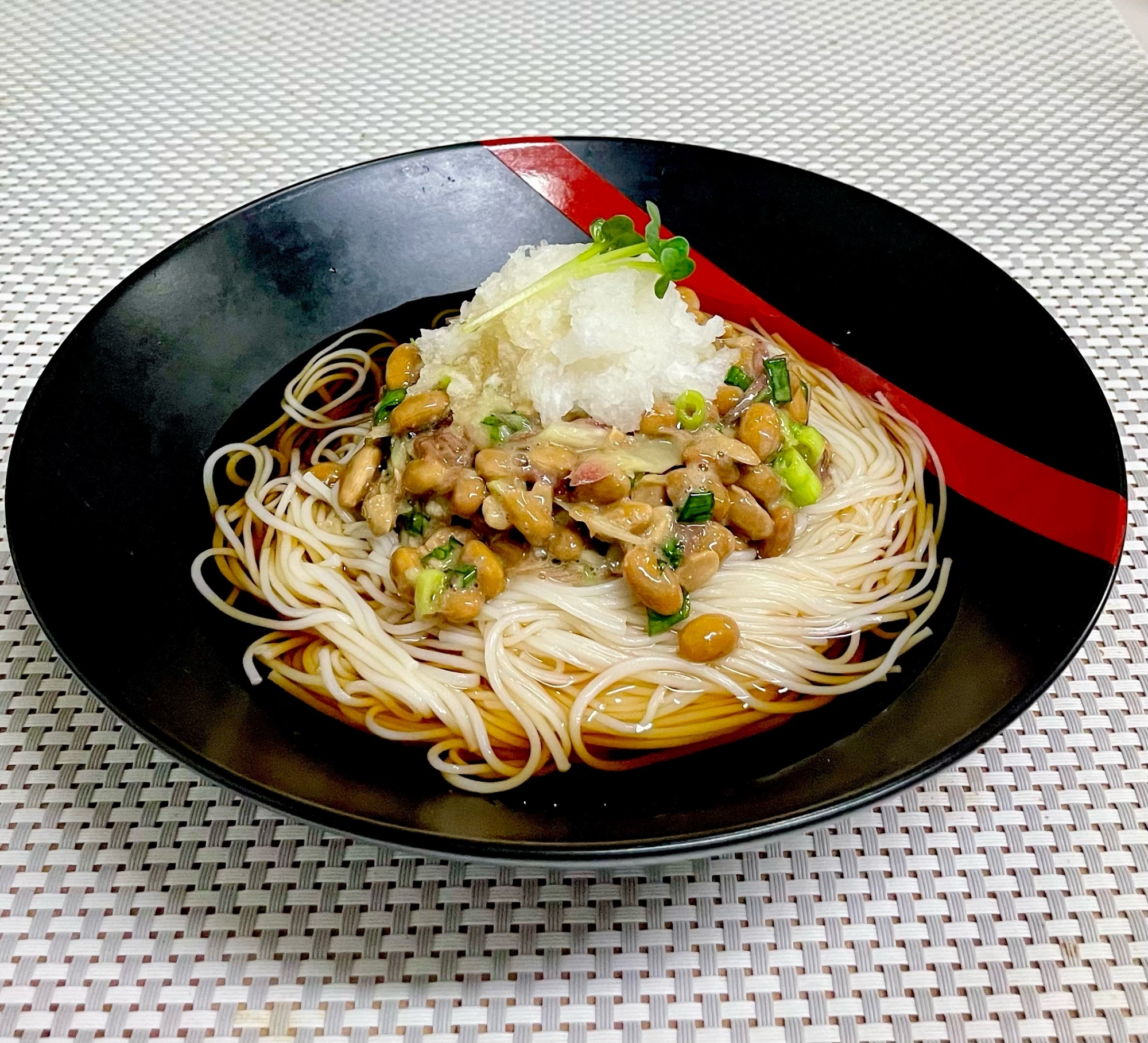 猛暑日に涼やかなランチタイムを♡納豆そうめん