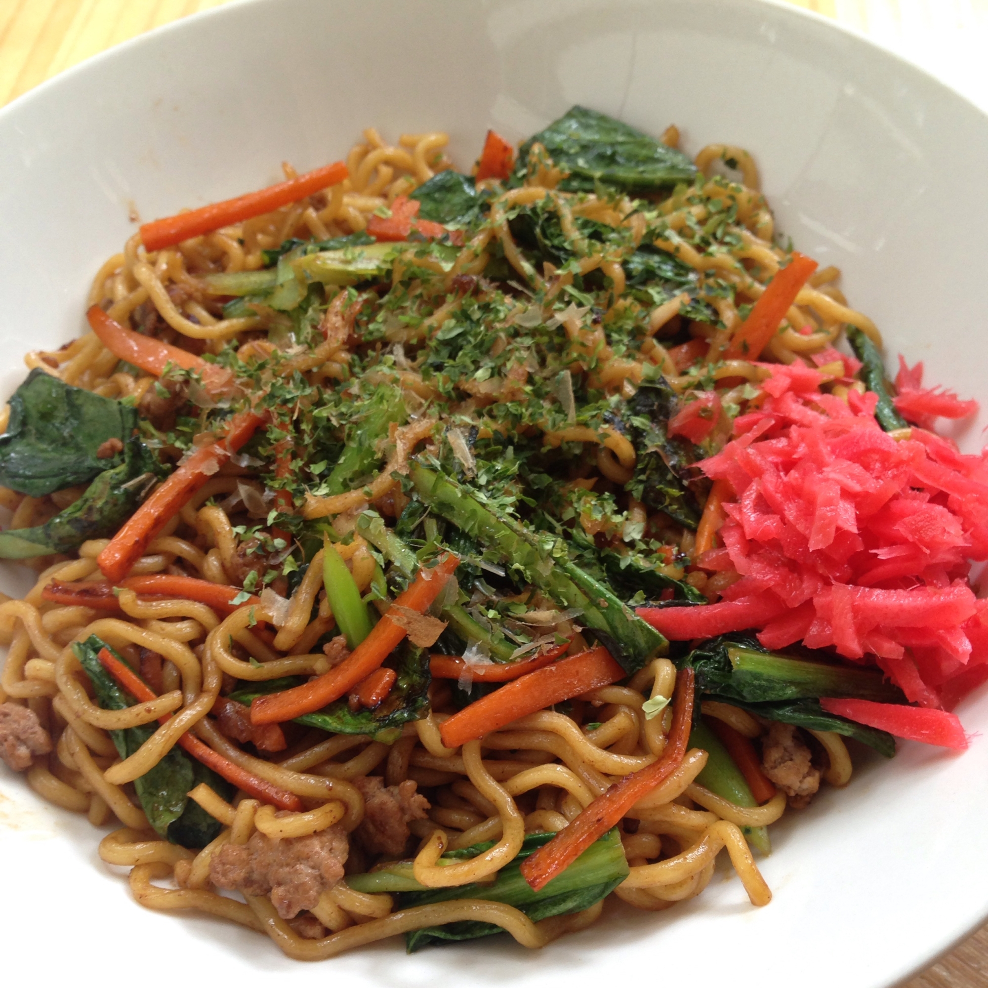 小松菜とひき肉のソース焼きそば♪