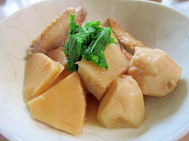 「たけのこ」と手羽先と里芋の春の煮物