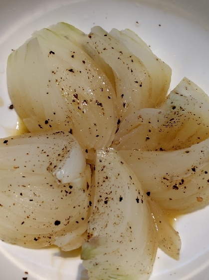 新玉ねぎの丸ごとレンジ蒸し