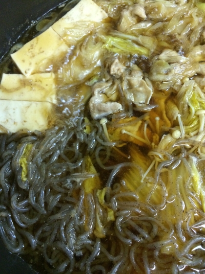 白菜と糸こんにゃくも入れましたー！
簡単で美味しかったです！