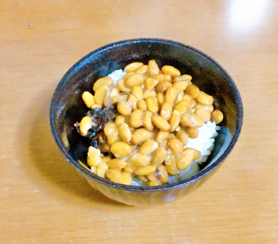 簡単⭐梅シソと白ごま入り納豆ご飯