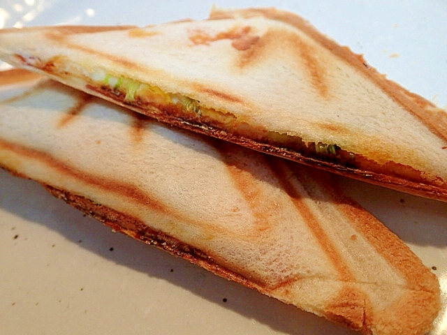 ハム♡ゆで卵♡貝割れ大根♡チーズのホットサンド♬