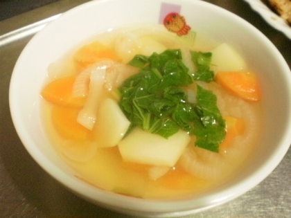 手元なる野菜で手軽に美味しいスープが出来ました♬
寒い日に熱々が良いですね。