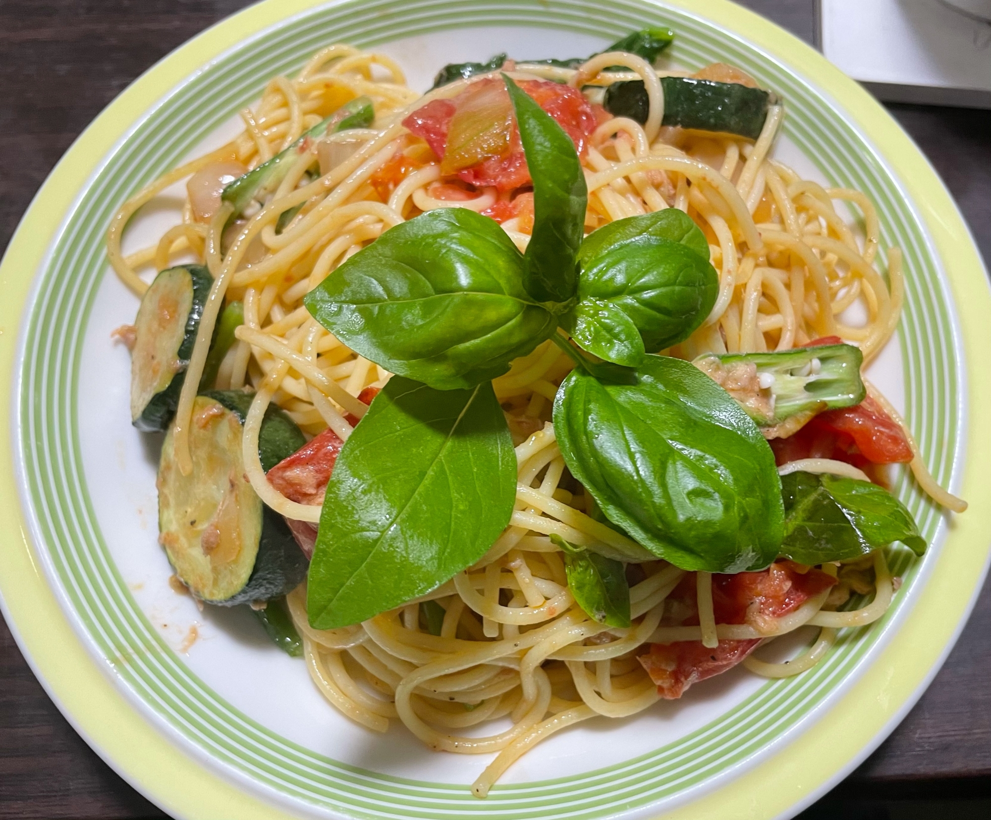 残りものでも彩り満点！夏野菜パスタ