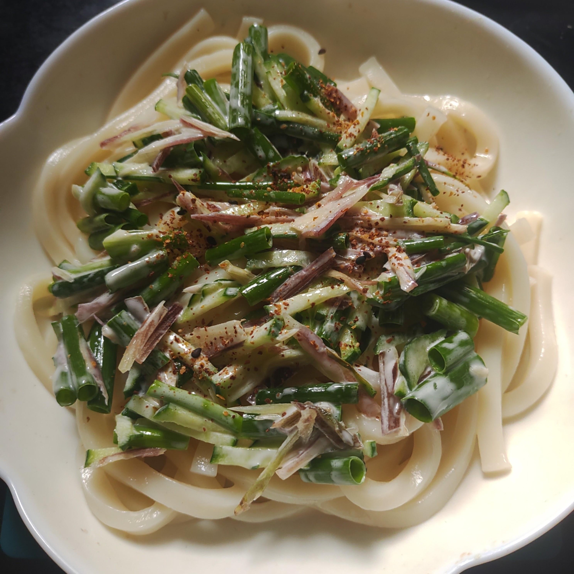 きゅうり、みょうが、小ねぎの釜揚げうどん