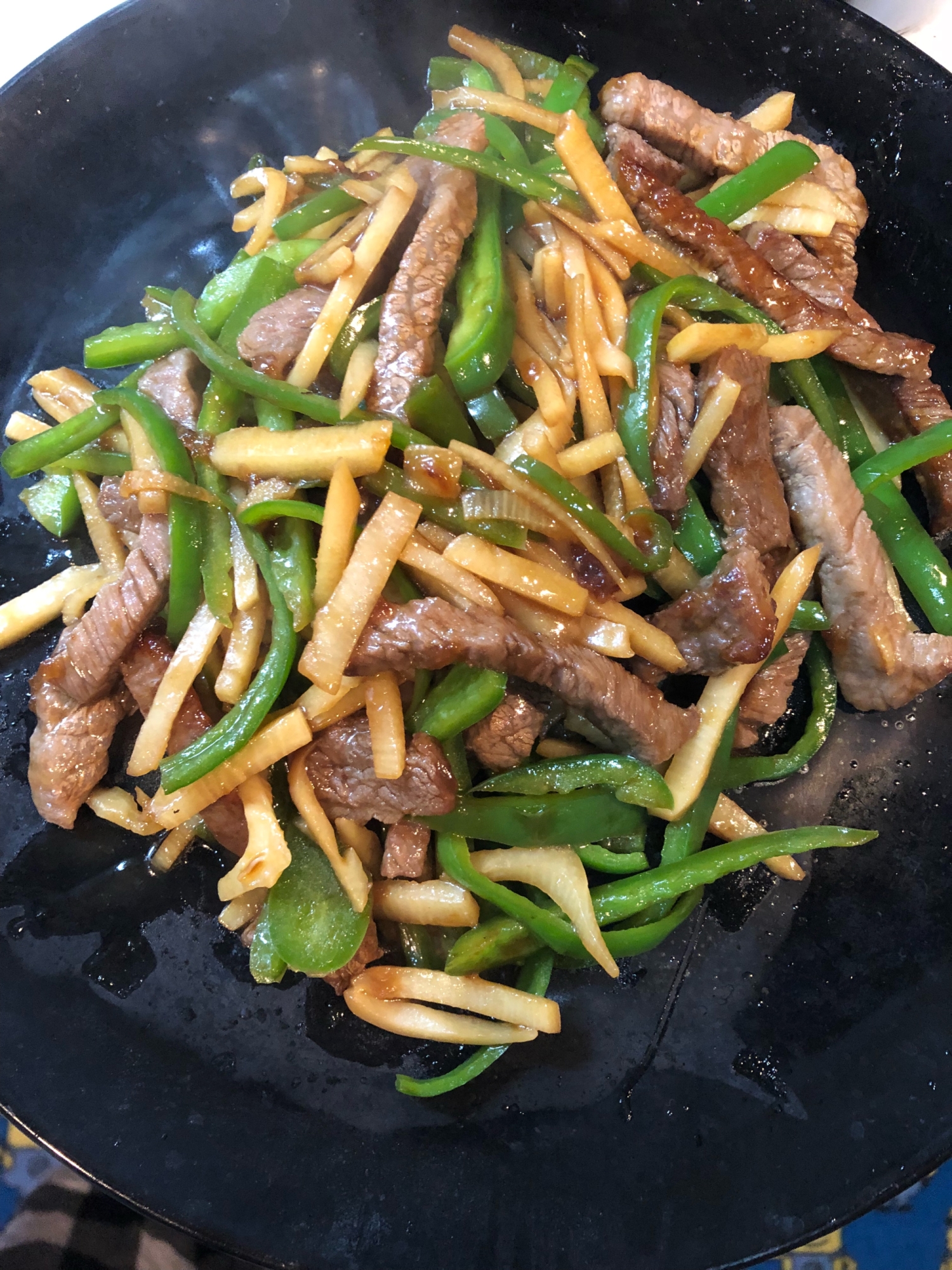 青椒肉絲^ - ^料理の素など無くて美味しいし割安