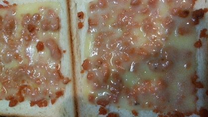 朝食に☆鮭フレークのチーズトースト