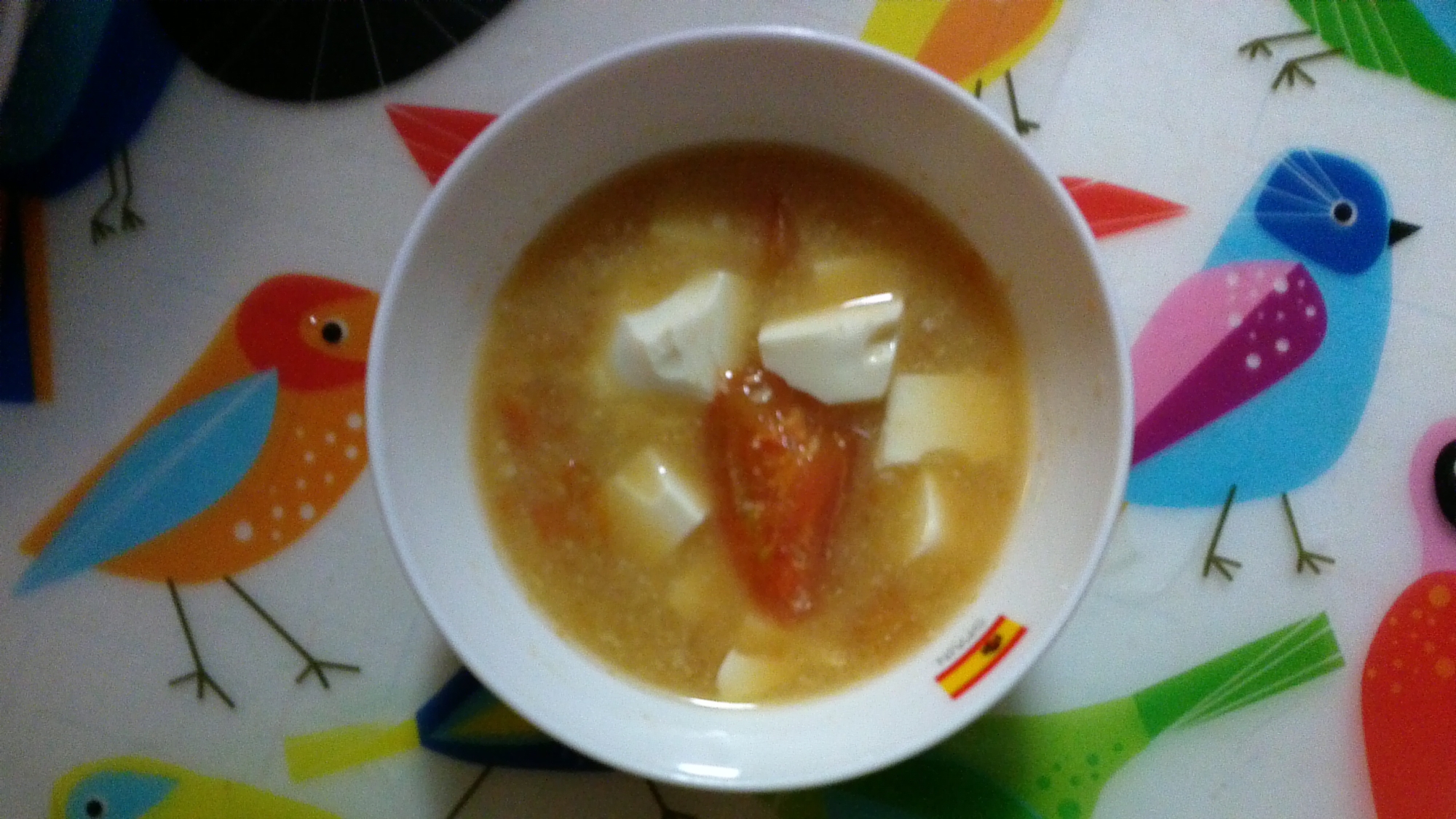 トマトと豆腐とマカロニの味噌スープ