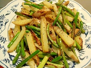 新じゃがとにんにくの芽の炒め物