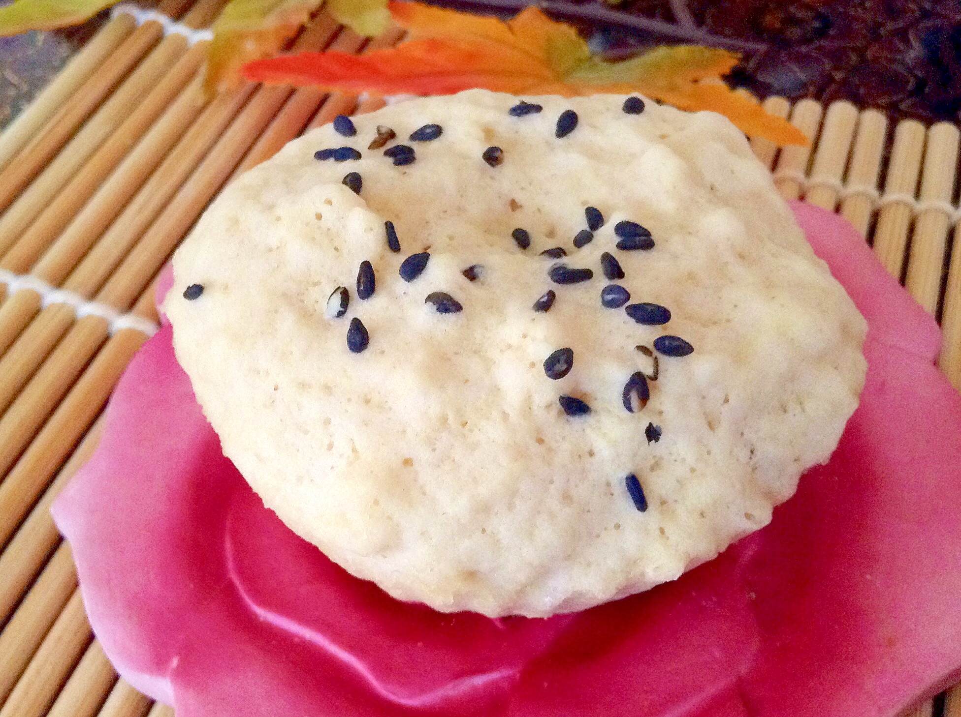 レンジで簡単♡黒糖と生姜の蒸しパン