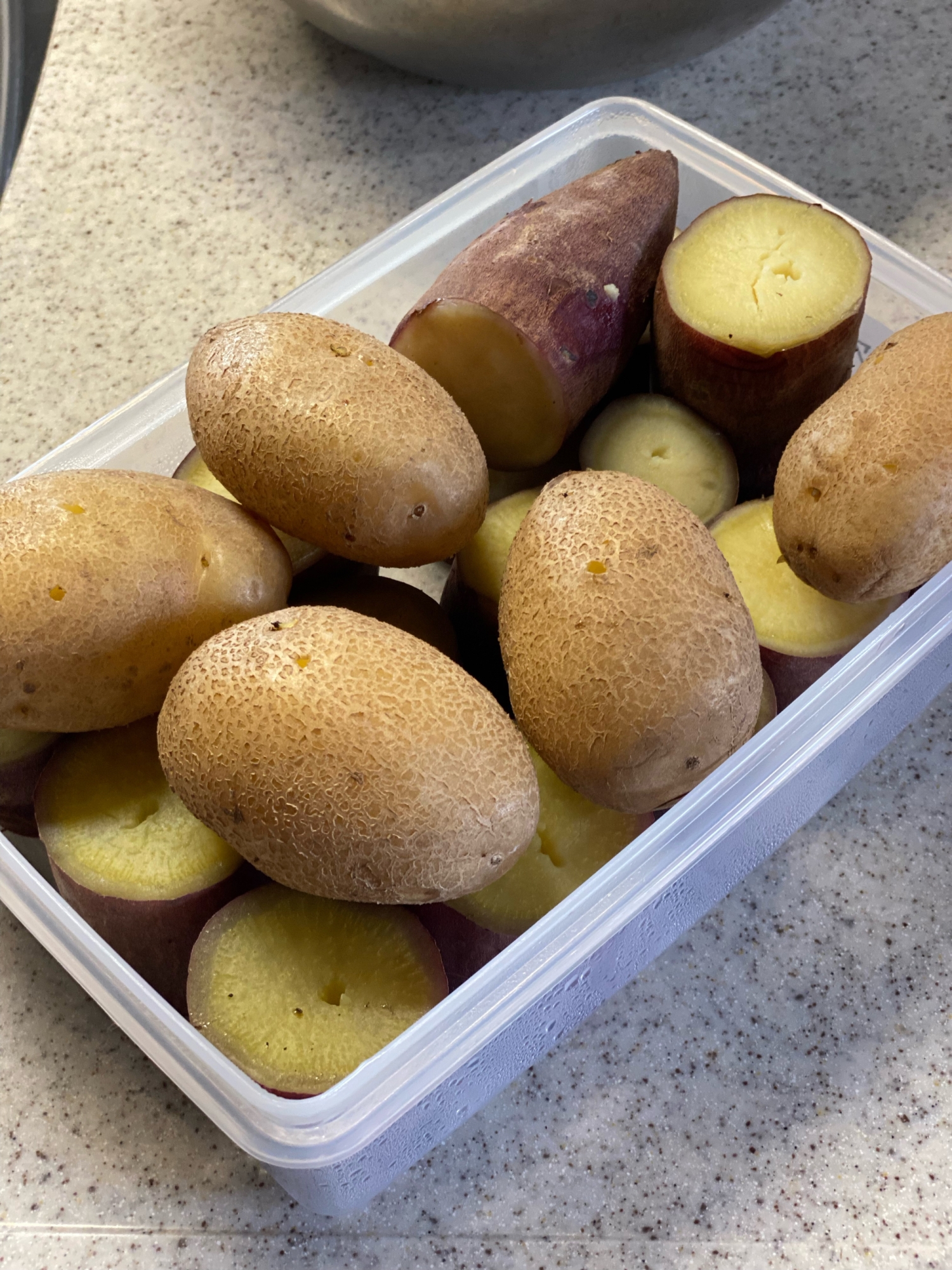 【電鍋】さつまいもとじゃがいもの塩味煮