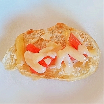 朝食にトマトチーズトースト