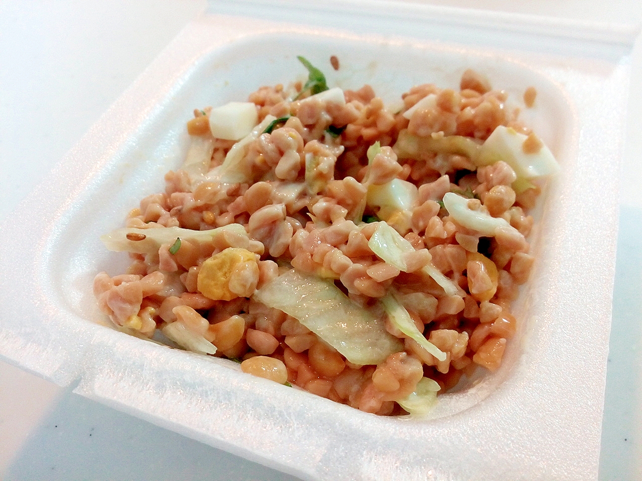 レタス・ゆで卵・大葉・金ごまの納豆