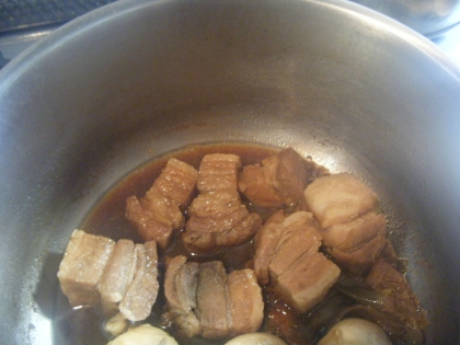 お鍋ごとで失礼します♪圧力鍋で簡単に作れました(*^_^*)とっても好評で、旦那さんが喜んでました(*^_^*)ごちそうさまでした！