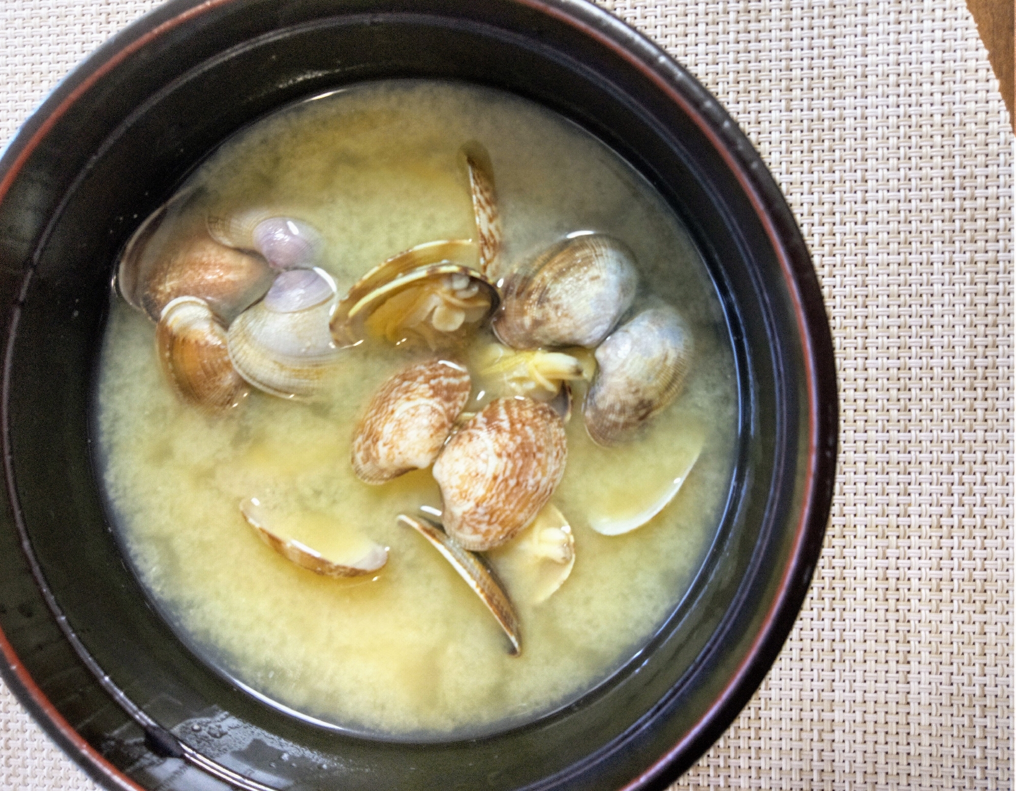 みんな大好き！簡単アサリの味噌汁