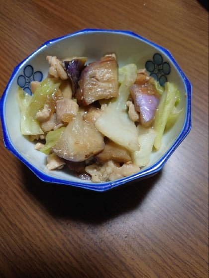 ご飯がすすむ☆なすとキャベツの甘味噌そぼろ炒め