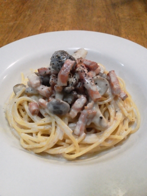しめじとベーコンのクリームソースパスタにんにく風味 レシピ 作り方 By 戦うコックさん 楽天レシピ しめじとベーコンのクリームソースパスタにんにく風味 レシピ 作り方 By 戦うコックさん 楽天レシピ