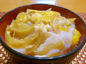 材料２つで簡単フライパンで玉子丼