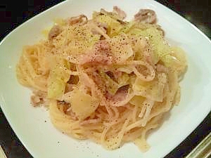 キャベツと豚肉のクリームパスタ