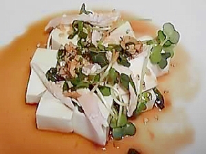 豆腐と蒸し鶏のおかずサラダ