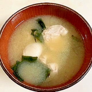 鮭白子とわかめの味噌汁