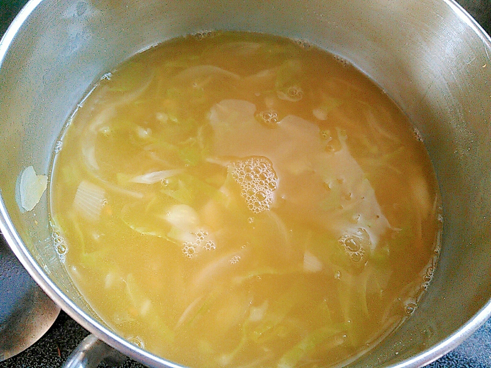 キャベツと玉ねぎのコーンスープ