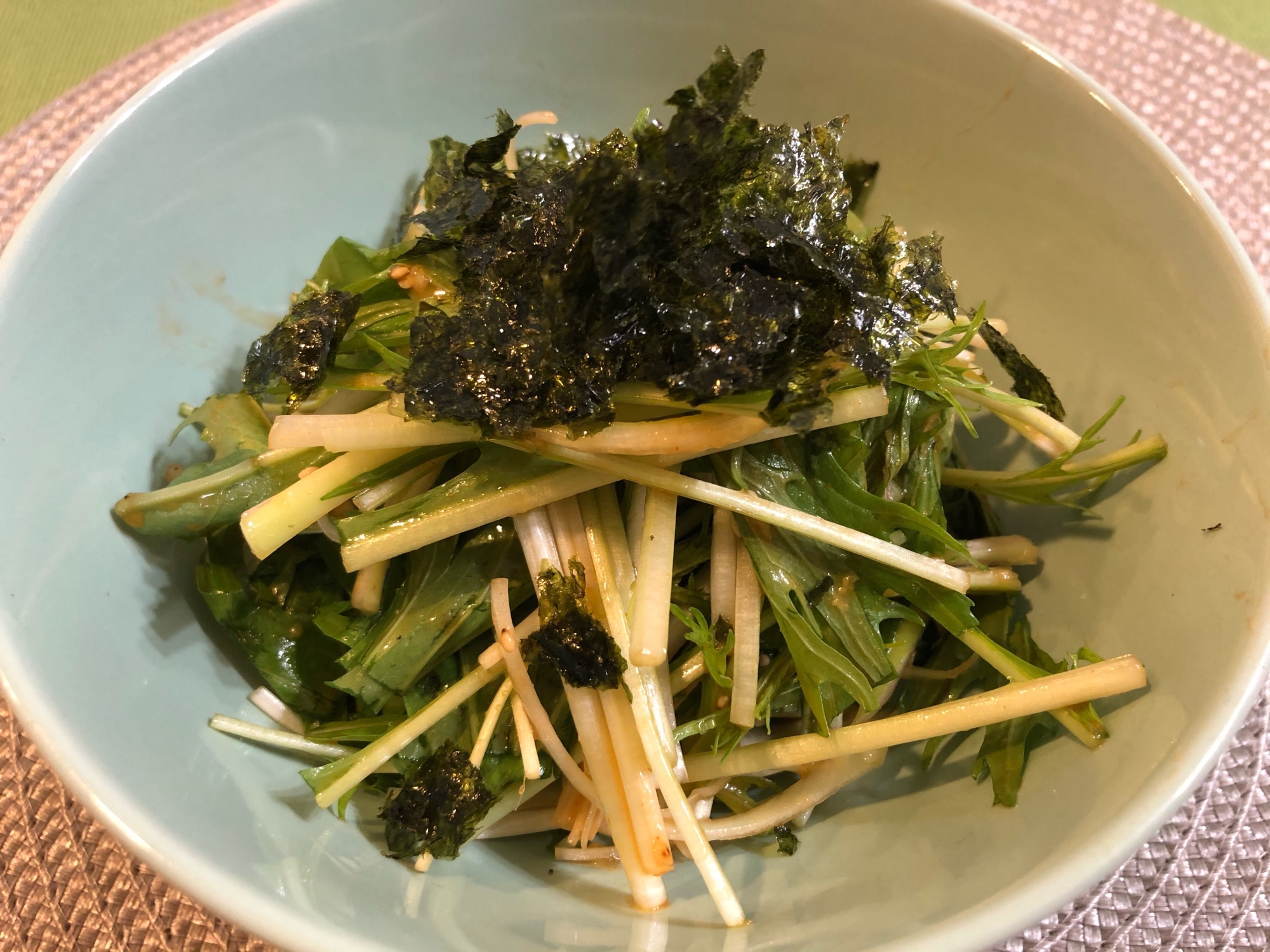冷たいビールと♫水菜とネギのピリ辛サラダ