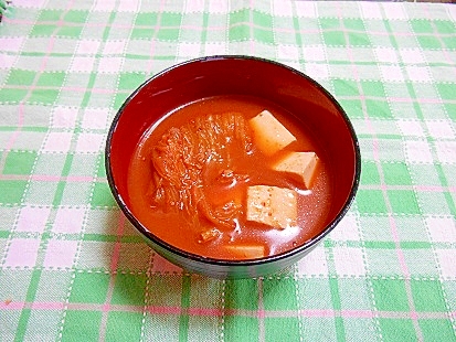 豆腐とキムチのお味噌汁