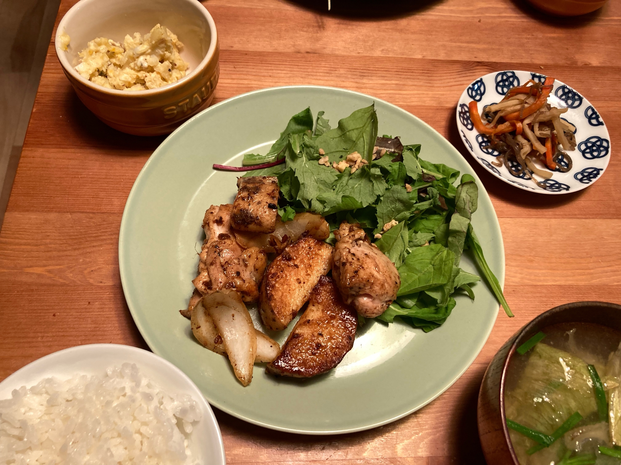 とりもも肉と長芋のガリバタ醤油