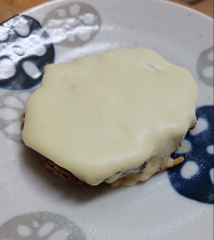 パーティーに！子ども大好き♡チーズハンバーグ