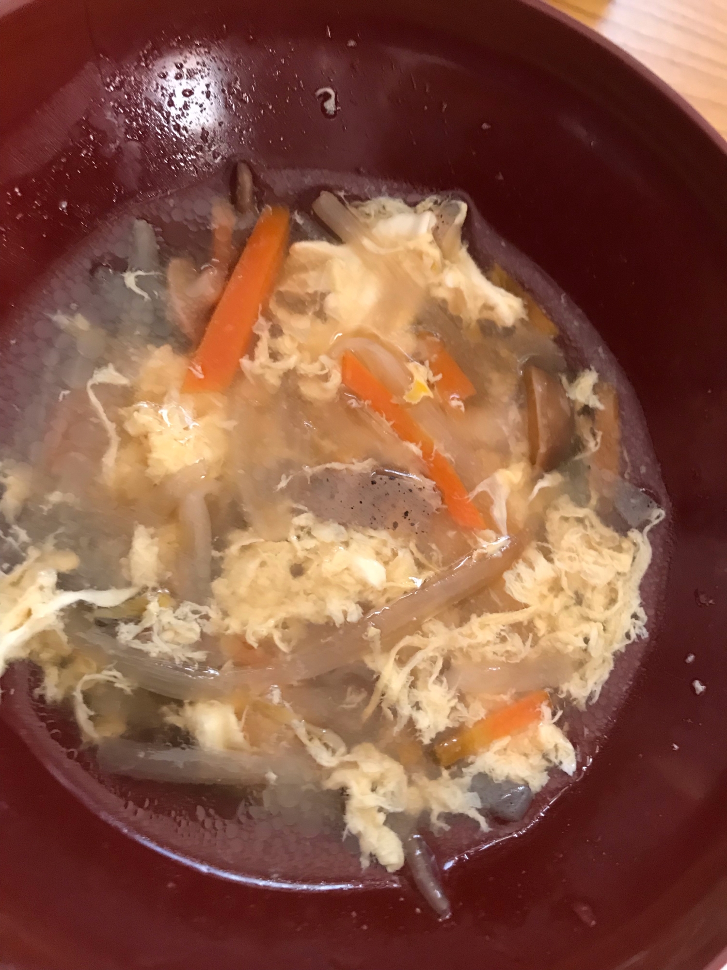 卵の人参モヤシ蒟蒻の中華スープ