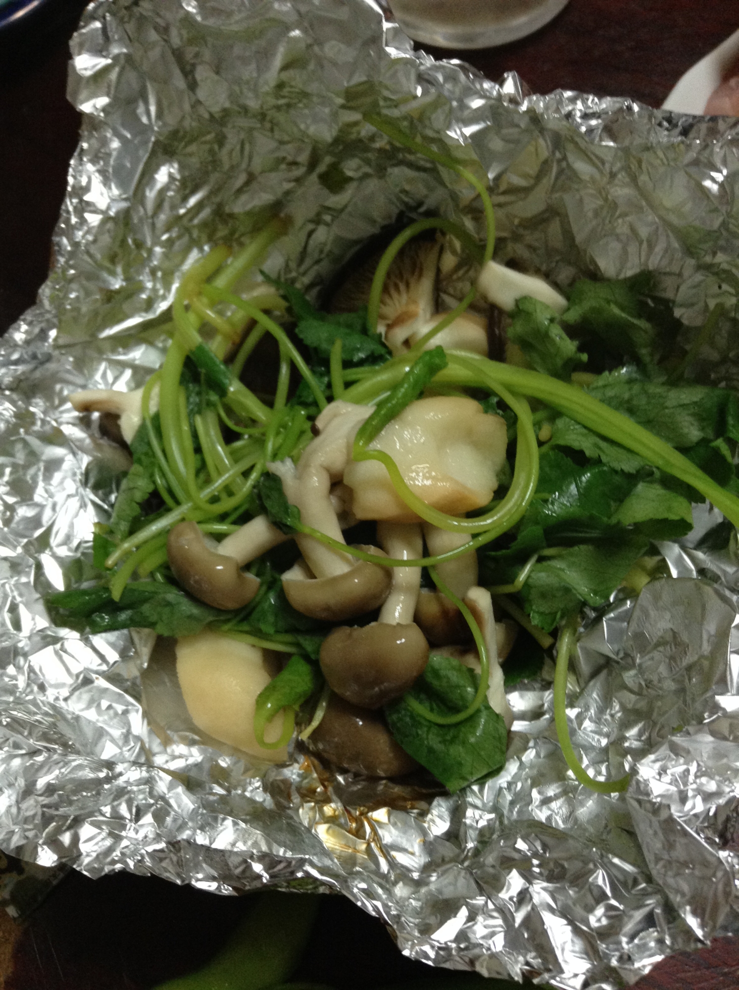 しめじと椎茸と三つ葉と麩のホイル焼き