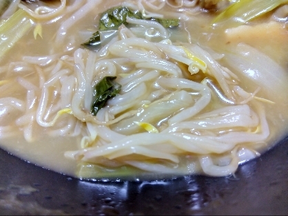 人参もやし油揚げの味噌汁