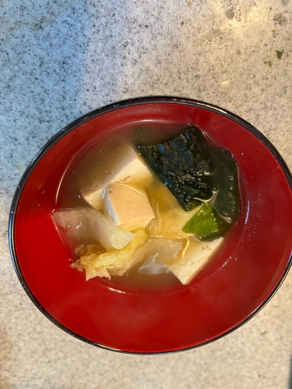 白菜と豆腐の味噌汁