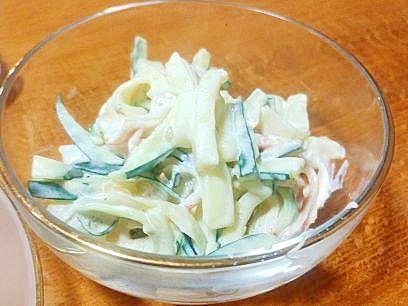 ズッキーニと かにかまの 梅マヨ和え