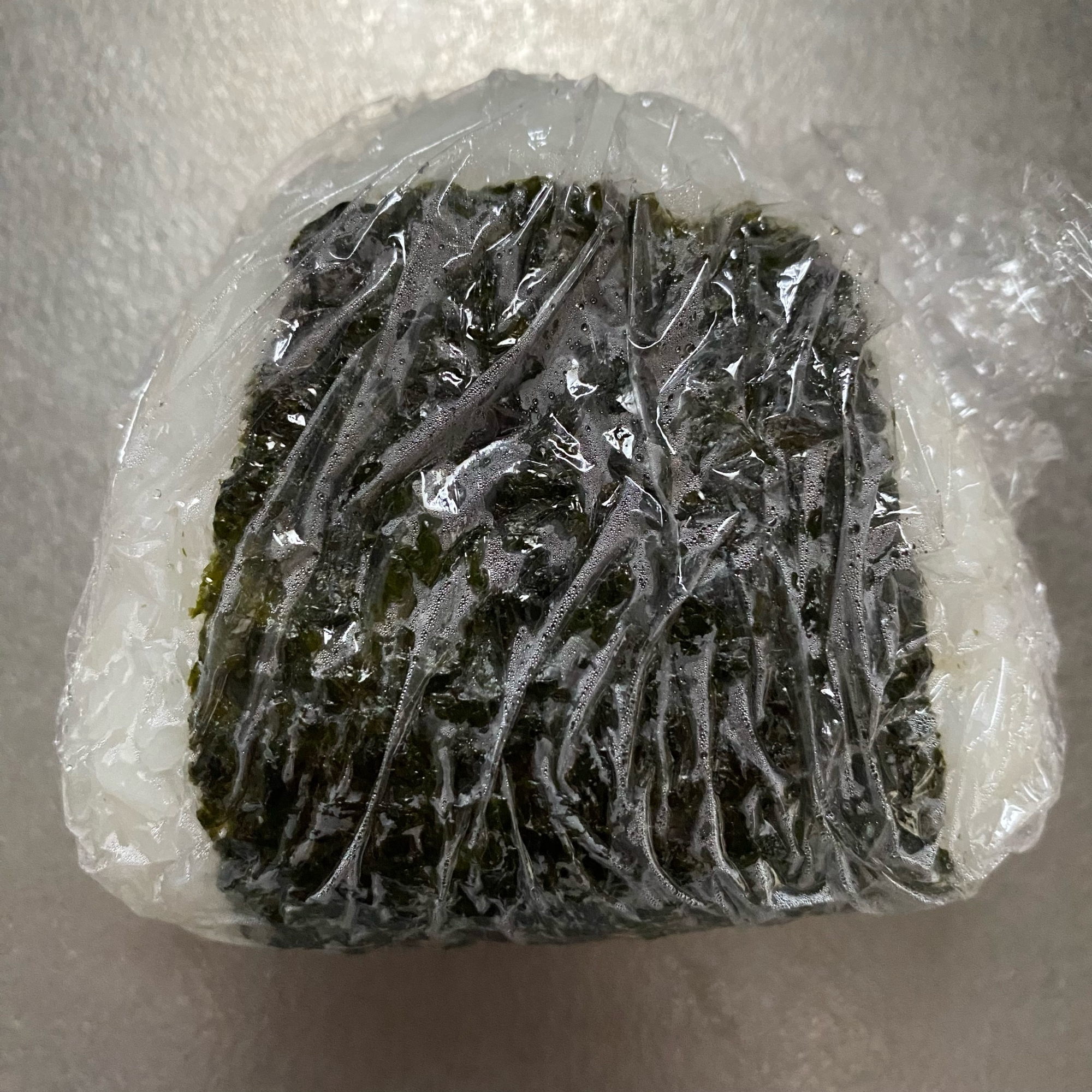 海苔巻きおにぎり(わさび焼豚)